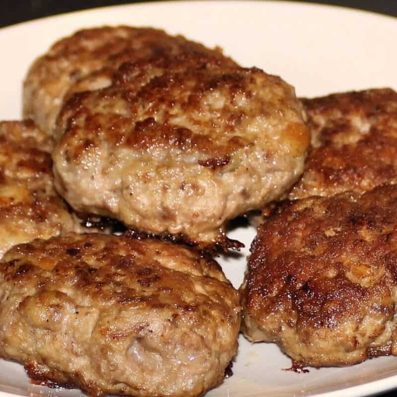 Frikadeller - Gode Gammeldags Frikadeller Som Du Kender Fra Din Mormor.